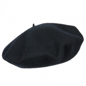 Timeless beret in the classic french design - 