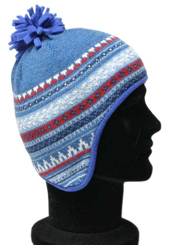 Attractive knitted cap with earclaps