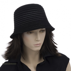 Bezaubernder Filzhut in Cloche-Form in Filz mit abgesteppten N�hten - Besonders sch�n ist das klare Design dieses Filzhutes f�r Damen. In der Form eines Cloches produzier...
