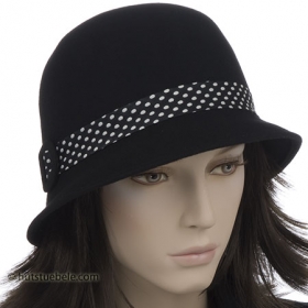 Modischer Damenhut im Cloche-Style mit trendiger Bandgarnitur - Dieser Hut f�r Damen aus der italienischen Produktion von Hutter besticht durch seine Cloche-Form eb...