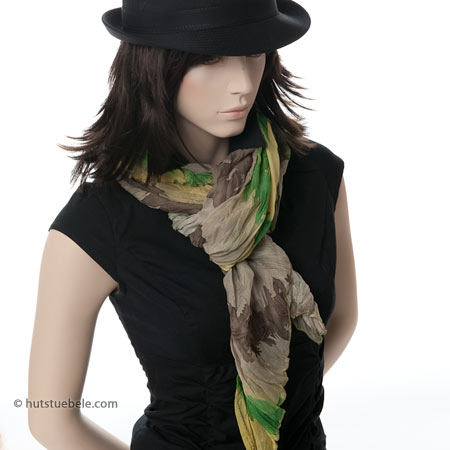 summery scarf in attractive colour combination