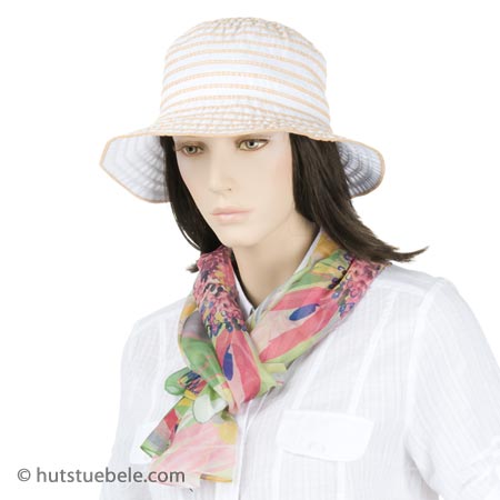 Summer scarf in fresh fantasy pattern