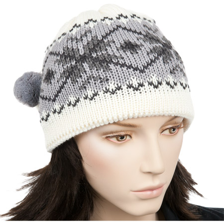 cap in wool with bobble