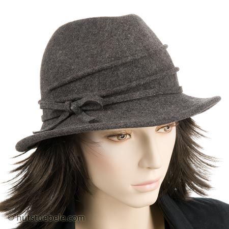 Pretty hat in wool felt by Mayser