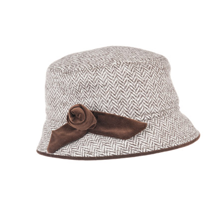 Cloche in virgin wool