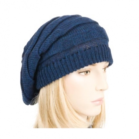 trendy wool cap in rasta design - 