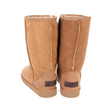 boots in shearling by Shepherd