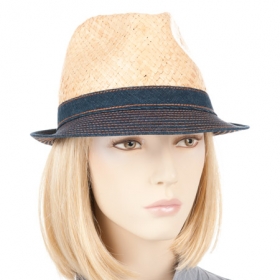 Strohhut Trilby by Hutter mit schmaler Krempe aus Jeans - Absolut trendy und sportlich kommt dieser Trilby ins moderne sommerliche Straßenbild. Der<br>klassisch inspirierte Sommerhut ist..._alt Strohhut Trilby by Hutter mit schmaler Krempe aus Jeans - Absolut trendy und sportlich kommt dieser Trilby ins moderne sommerliche Straßenbild. Der<br>klassisch inspirierte Sommerhut ist..._alt