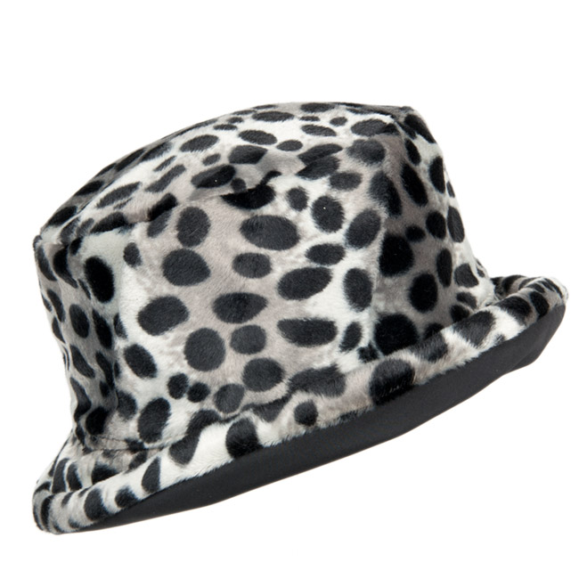 rain repellent hat with leopard print for turning