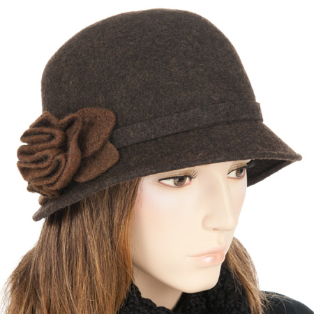 lady's hat with flower  application