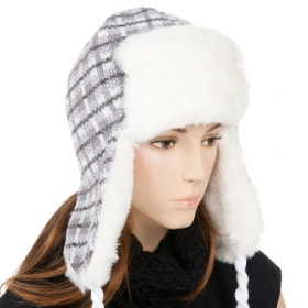 Aviator hat in knit with eco-fur - 
