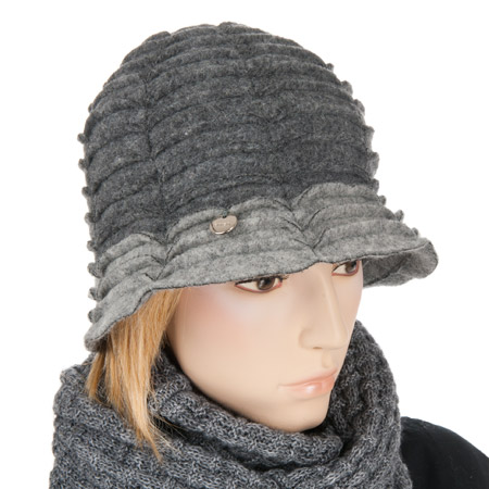 ladies hat model CLoche
