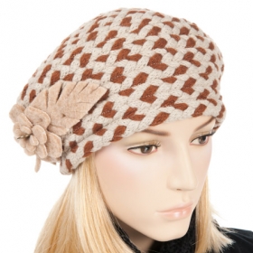 beret coarsely knitted - 