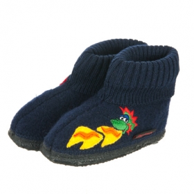 H�ttenschuhe f�r Kinder Hamm by Giesswein mit rutschfester Laufsohle und Ritterapplikation - Wenn es kleinen Kinderf��en in den schicken Hausschuhen von GIESSWEIN richtig warm wird, liegt das n...