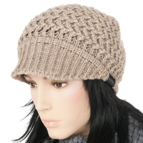 Grobgestrickte Ballonm�tze -  Sportlich und absolut trendy wirkt diese Strickm�tze f�r Damen nicht nur wegen der<br>klassischen Ausf�hrung als..._alt