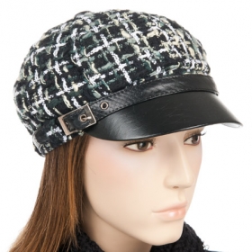 Attraktive Damenm�tze mit extravaganten Lederschild - Es ist das Besondere, was junge Menschen von einem modernen Outfit erwarten. Hutstuebele wei� das, u...