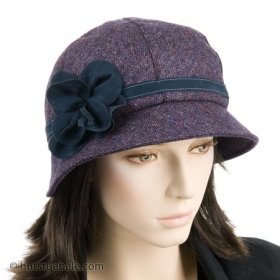 Beautiful hat for ladies in virgin wool - 