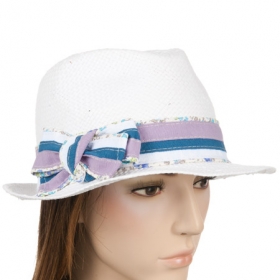 Damenhut aus Papier Trilby by �mati schmalkrempige H�te f�r Damen weisse H�te mit buntem Stoffband - Dieser Hut ist besonders leicht und hat sehr gute Trageeigenschaften. M�glich wird dies durch das ve...