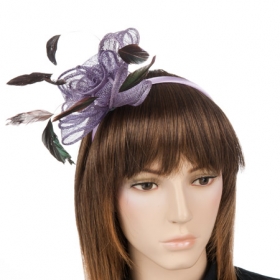 Eleganter Haarreif  - Ebenso elegant, wie verspielt kommt dieser flotte Haarreif auf die K�pfe selbstbewusster M�dchen und...