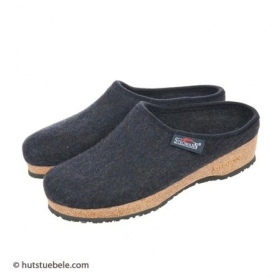 Hausschuhe by Stegmann mit rutschfester Outdoor Sohle und leichtem Absatz - Besonders bequem und strapazierf�hig robust sind diese Pantoffel von STEGMANN. Der Bestseller wird r...