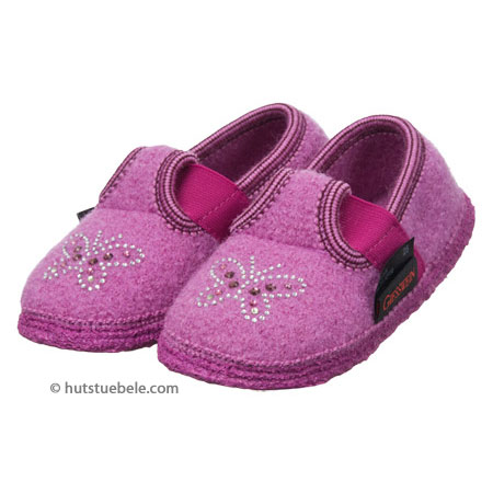 Kinderhausschuhe der Marke Giesswein Modell Fendels mit Schmetterling-Applikation