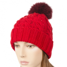 Knitted cap with glittering dots - The bestseller of the winter! The big fur-pompom, the pattern and the design with the glittering dot...
