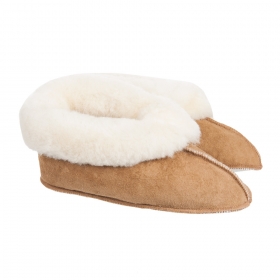 Lambskin slippers made by SHEPERD for women and men - Keep the cold away of your feet! Wit the lambskin slippers made by SHEPERD you will never complain a...