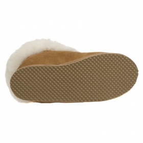 Lammfellpantoffeln by Shepherd mit robuster rutschfester Sohle - Wie oft kaufen Sie Hausschuhe? Zu oft? Mit den hohen Lammfellpantoffeln mit fester Sohle von SHEPERD...