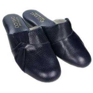 Elegant leather slippers for women with heel