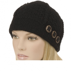 Modische Damenm�tze mit h�bscher Applikation - F�r Damen mit Geschmack und Stil ist diese Strickm�tze mit der h�bschen Applikation die erste Wahl f...
