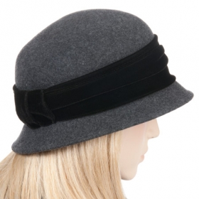 Precious hat for ladies - 