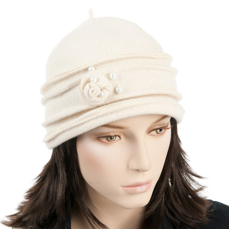 M�tze in Angora by Mayser