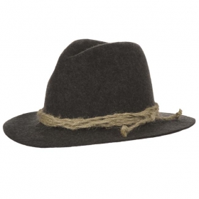 Sporty hat in wool felt - 