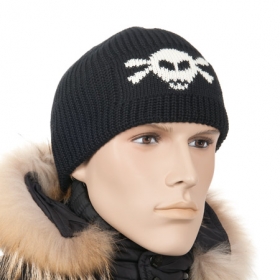 Strickm�tze mit stylischen Totenkopf - Mit dem eingestrickten Totenkopf Muster ist diese Strickm�tze eine echt stylische Kopfbedeckung f�r ...