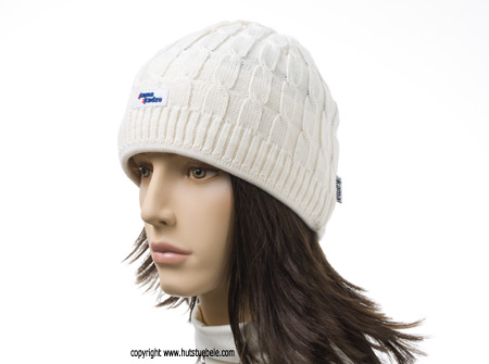 Strickm�tze mit Zopfmuster und Innenfutter aus w�rmenden Fleece