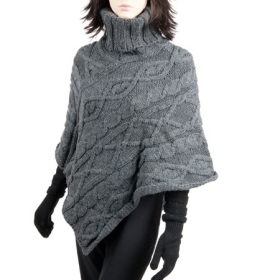 Wundersch�ner Poncho Umhang in Strick - 