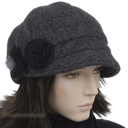 Shapely cap for woman in milled wool with application
