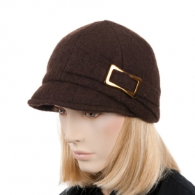 cap in milled wool with small shield - 