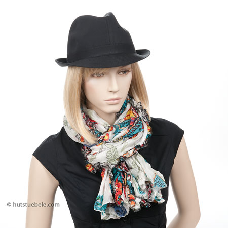 Fashionable scarf out of pure silk