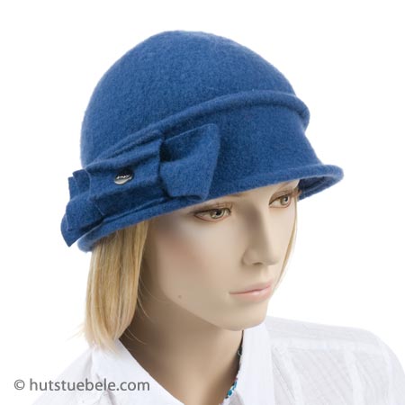 cloche out of milled wool in sporty design