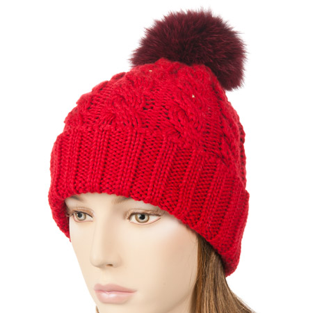 Knitted cap with glittering dots