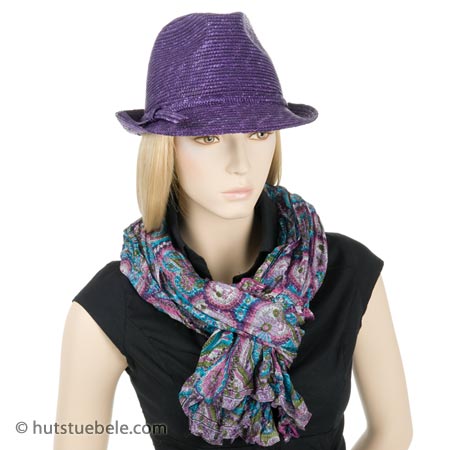Charmingly patterned summer scarf out of pure silk