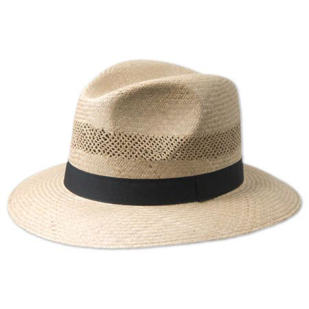Sporting straw hat in soft quality with classical band