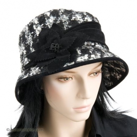 women hat in wool  - 