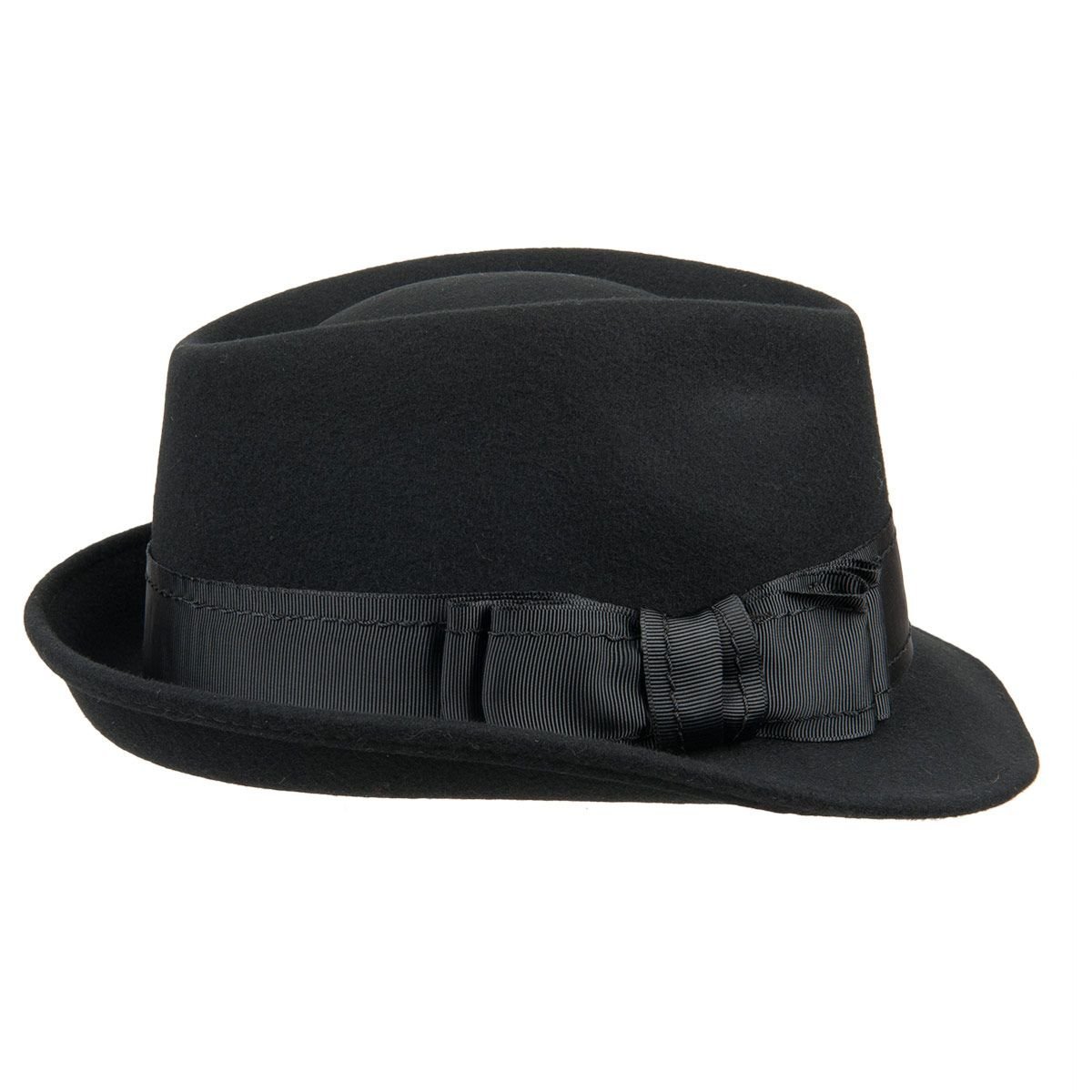 a trilby hat