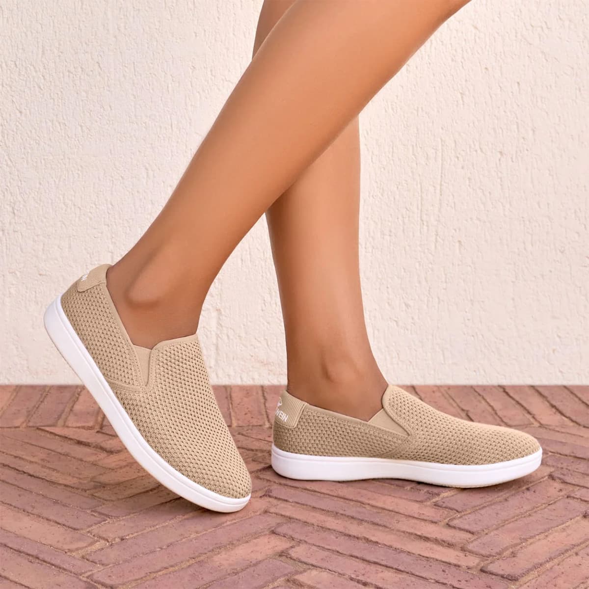 GIESSWEIN Wood Sneaker Slip On Damen Sandmele Hutstuebele Hute Mutzen Handschuhe Schals sowie kuschelig warme