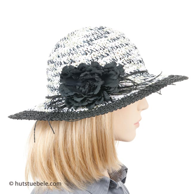 Straw hat with elegant floral appliqué > Online for hats